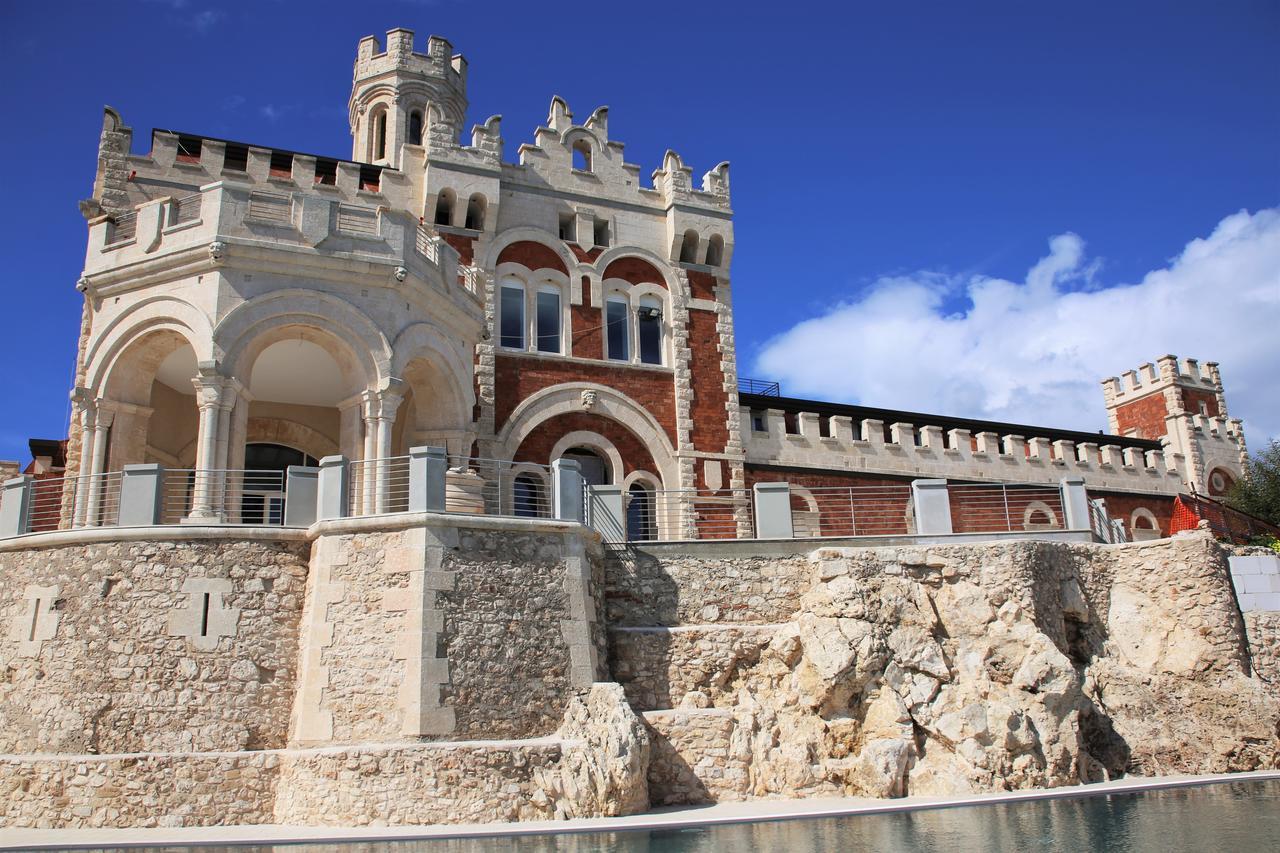 Castello Tafuri Hotel Portopalo Di Capo Passero Bagian luar foto