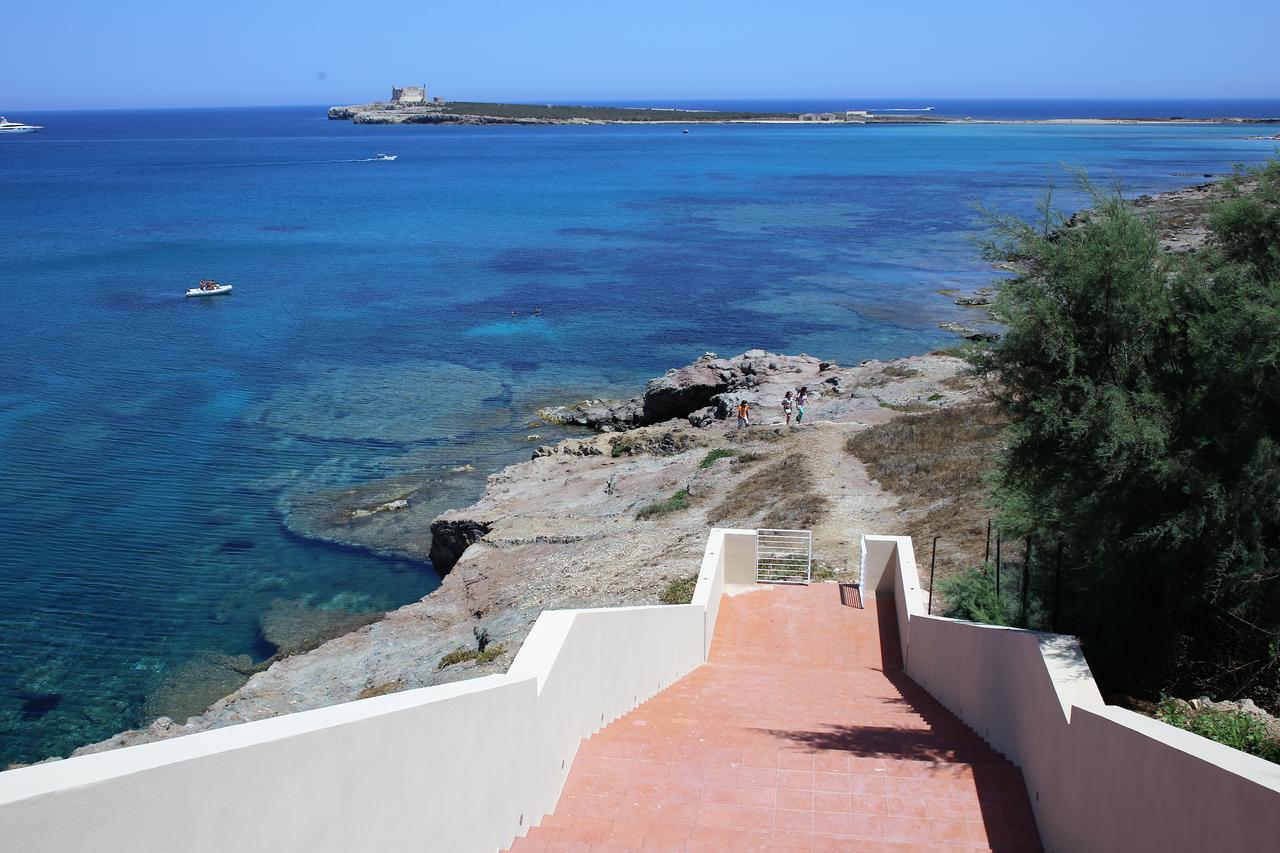 Castello Tafuri Hotel Portopalo Di Capo Passero Bagian luar foto