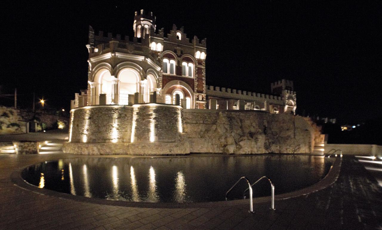 Castello Tafuri Hotel Portopalo Di Capo Passero Bagian luar foto