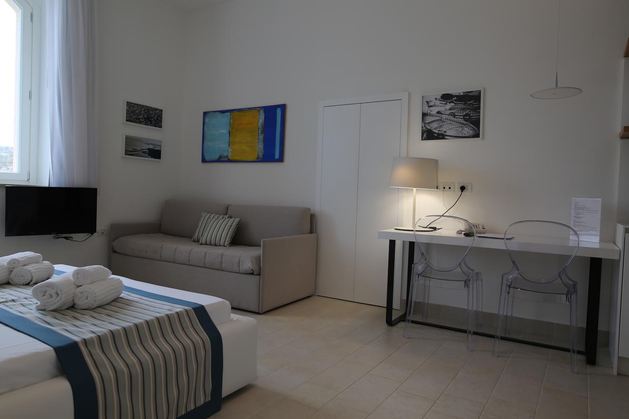 Castello Tafuri Hotel Portopalo Di Capo Passero Bagian luar foto