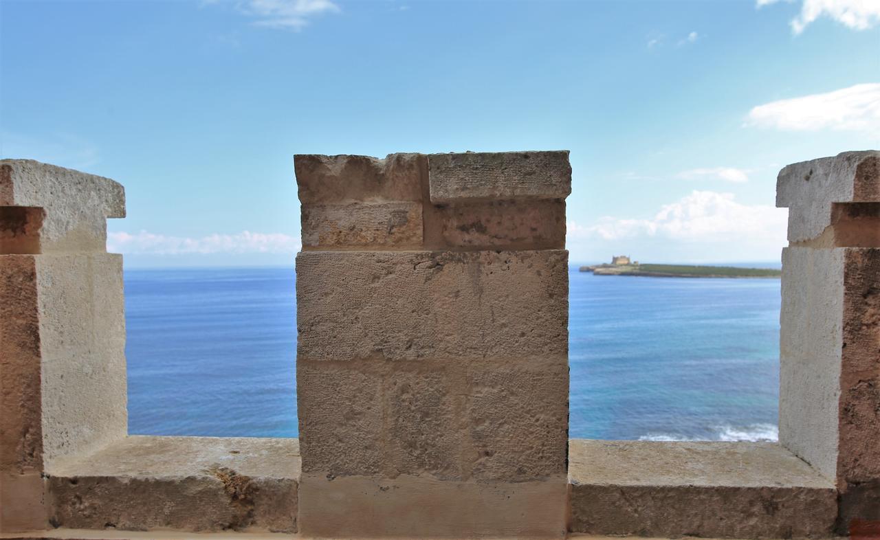 Castello Tafuri Hotel Portopalo Di Capo Passero Bagian luar foto