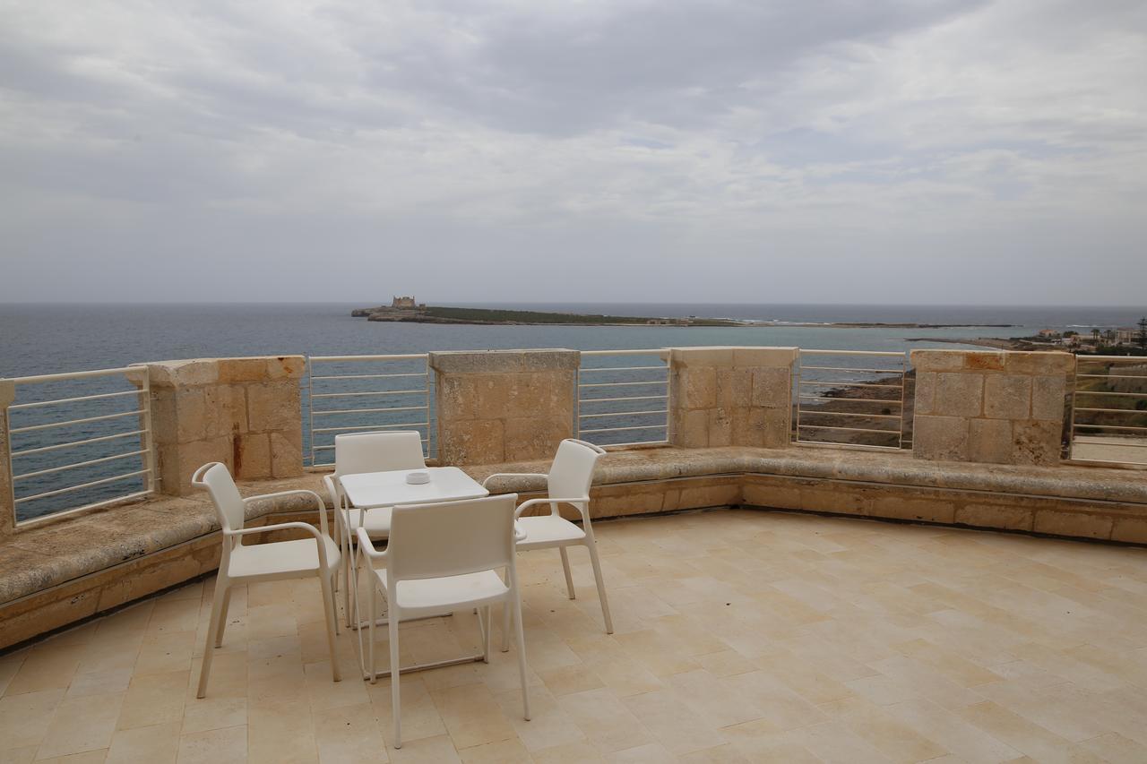 Castello Tafuri Hotel Portopalo Di Capo Passero Bagian luar foto